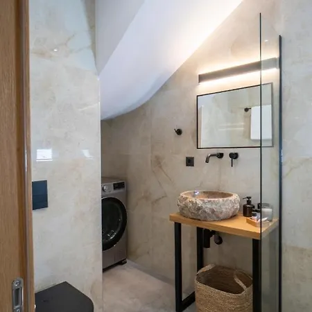 Apartament Flor28 Stone House *